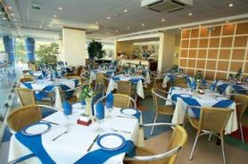 Portugalský aparthotel Bayside Salgados Golf s restaurací