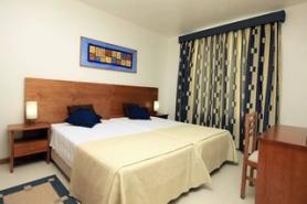 Portugalský hotel Acorsonho - ložnice