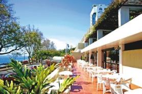 Madeira a hotel Alto Lido s terasou