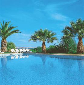 Portugalský hotel Meia Praia Beach Club s bazénem
