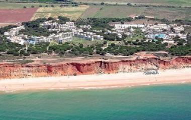 Pohled na hotel Adriana Beach Club u moře, Albufeira