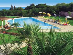Portugalský hotel Luzmar Villas s bazénem