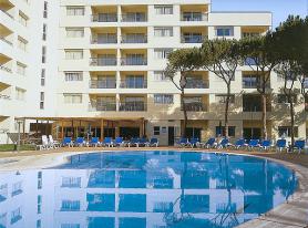 Portugalský hotel Alpinus Falesia Suites s bazénem
