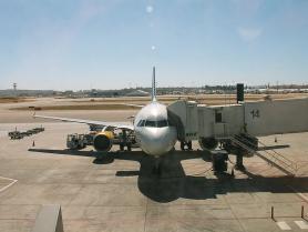 Mezinárodní letiště v Lisabonu - letadlo